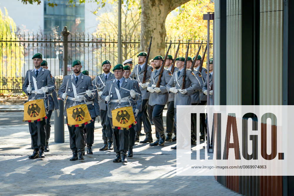 Federal President Frank-Walter Steinmeier, Accreditation of Ambassadors in Berlin, Official Residence at Spreebogen, Federal President Frank-Walter Steinmeier, Accreditation of Ambassadors, Bundeswehr Berlin, Berlin, GER