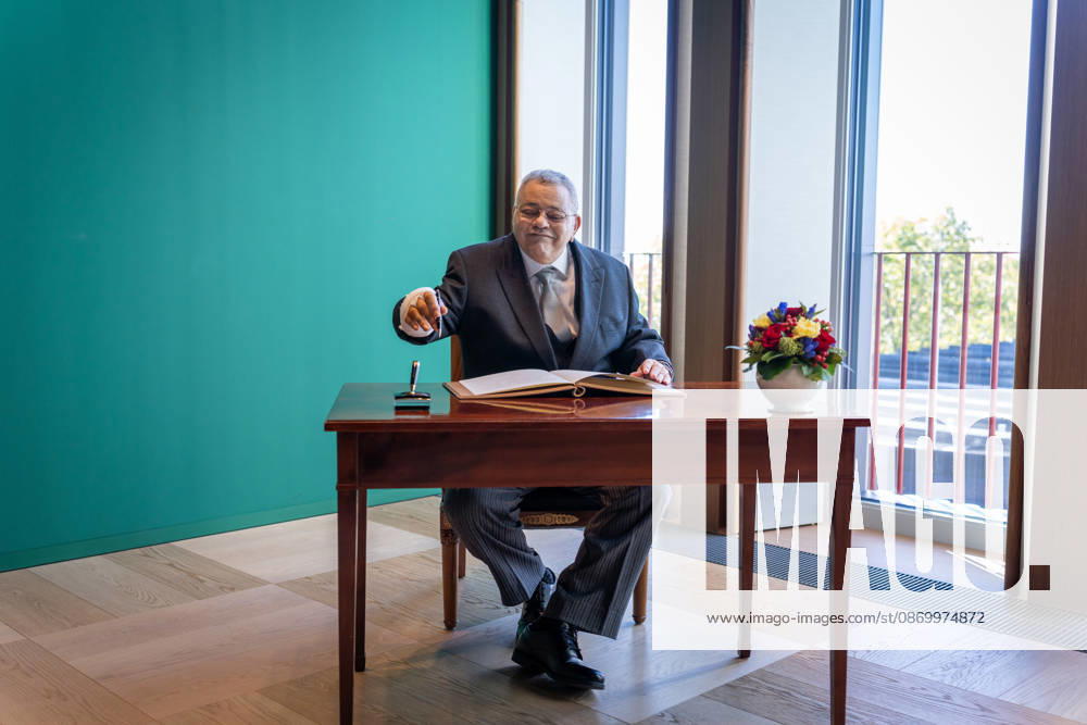 Federal President Frank-Walter Steinmeier, Accreditation of Ambassadors in Berlin, Official Residence at Spreebogen, Federal President Frank-Walter Steinmeier, Accreditation of Ambassadors, Bundeswehr, Ambassador, Mauritius, Joseph Lucien Finette, Berlin, Berlin, GER