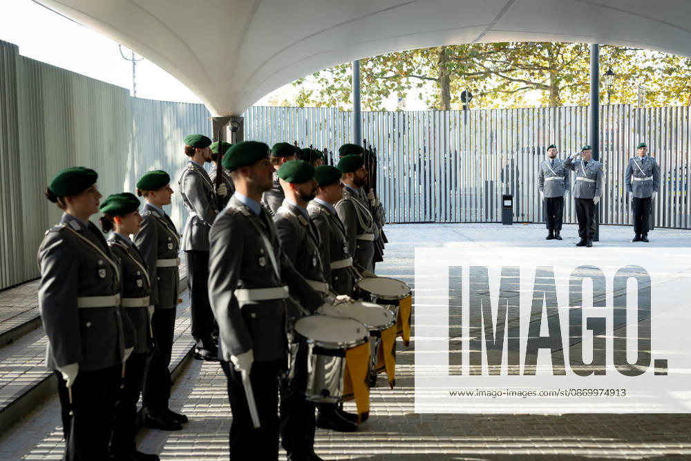 Federal President Frank-Walter Steinmeier, Accreditation of Ambassadors in Berlin, Official Residence at Spreebogen, Federal President Frank-Walter Steinmeier, Accreditation of Ambassadors, Bundeswehr Berlin, Berlin, GER