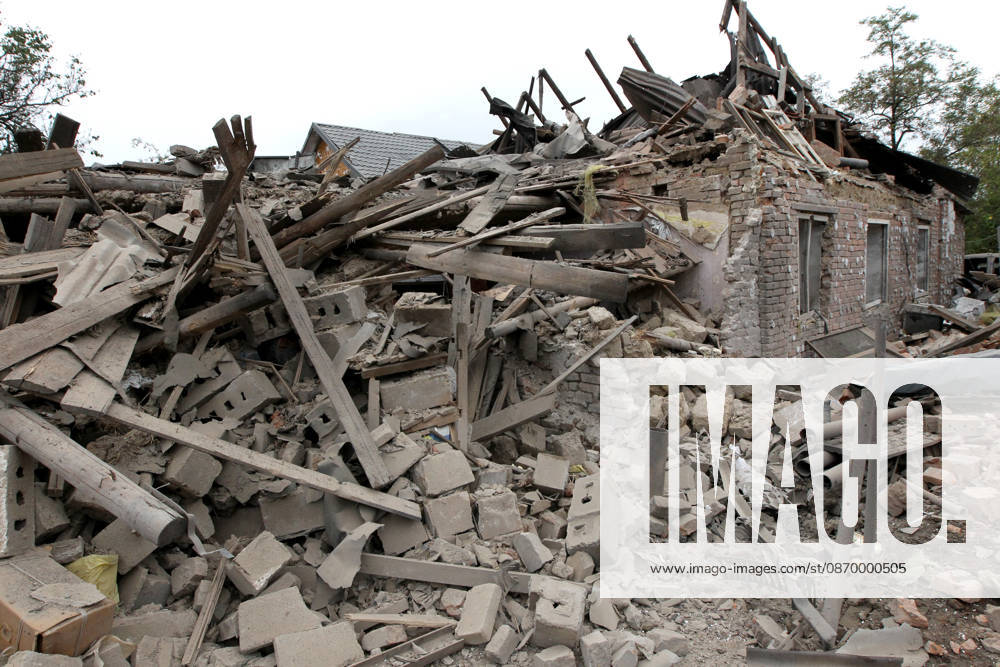 The premises of a house are reduced to rubble by a Russian bombardment in Dnipro, Ukraine, October 19, 2026. On Monday morning, Russian forces launched guided aerial bombs at the eastern city, damaging private homes and infrastructure. An 84-year-old woman was hospitalised in moderate condition. (Photo by Mykola Miakshykov Ukrinform) Russian troops hit Dnipro with guided bombs