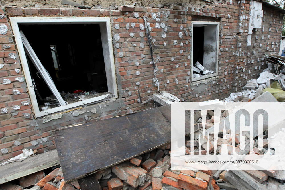 The premises of a house are reduced to rubble by a Russian bombardment in Dnipro, Ukraine, October 19, 2026. On Monday morning, Russian forces launched guided aerial bombs at the eastern city, damaging private homes and infrastructure. An 84-year-old woman was hospitalised in moderate condition. (Photo by Mykola Miakshykov Ukrinform) Russian troops hit Dnipro with guided bombs
