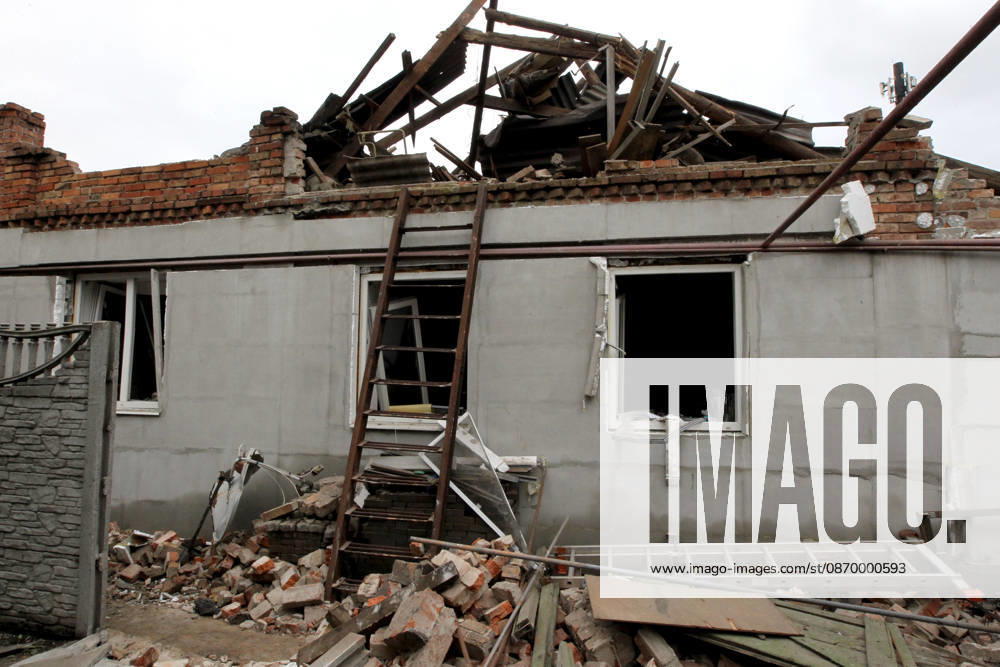 The premises of a house are reduced to rubble by a Russian bombardment in Dnipro, Ukraine, October 19, 2026. On Monday morning, Russian forces launched guided aerial bombs at the eastern city, damaging private homes and infrastructure. An 84-year-old woman was hospitalised in moderate condition. (Photo by Mykola Miakshykov Ukrinform) Russian troops hit Dnipro with guided bombs