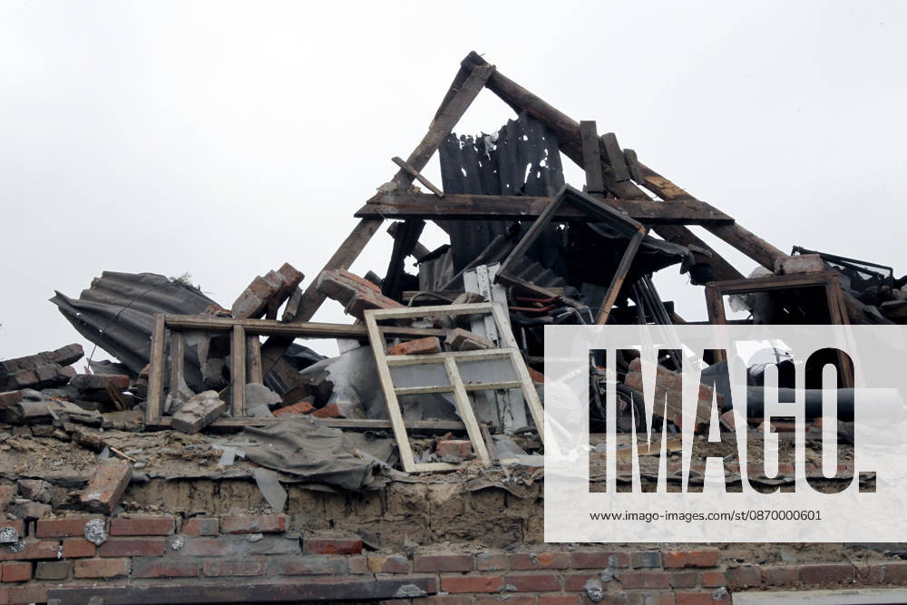 The premises of a house are reduced to rubble by a Russian bombardment in Dnipro, Ukraine, October 19, 2026. On Monday morning, Russian forces launched guided aerial bombs at the eastern city, damaging private homes and infrastructure. An 84-year-old woman was hospitalised in moderate condition. (Photo by Mykola Miakshykov Ukrinform) Russian troops hit Dnipro with guided bombs