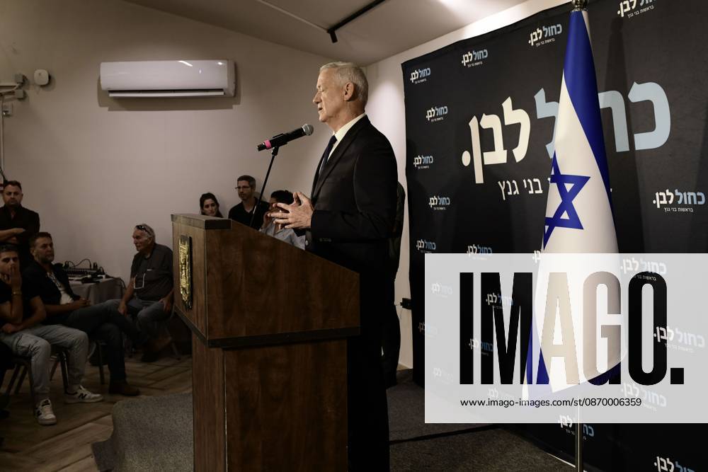 Benny Gantz, chairman of Israel s Blue and White party, holds a press conference in Ramat Gan, Israel, October 19, 2026, during which he announces his withdrawal from the upcoming elections. Ramat-Gan Israel - ZUMAq101 20261019_zna_q101_069