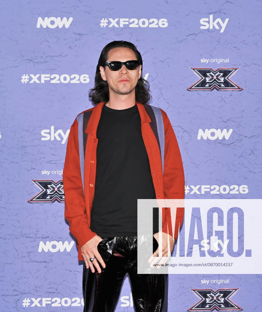 IPA89927890 - Milan, Italy: X Factor 2026 photocall featuring the 12 official contestants JAKE LA FURIA S TEAM In the photo: Alex Fontana (Alessandro Davide Fontana)