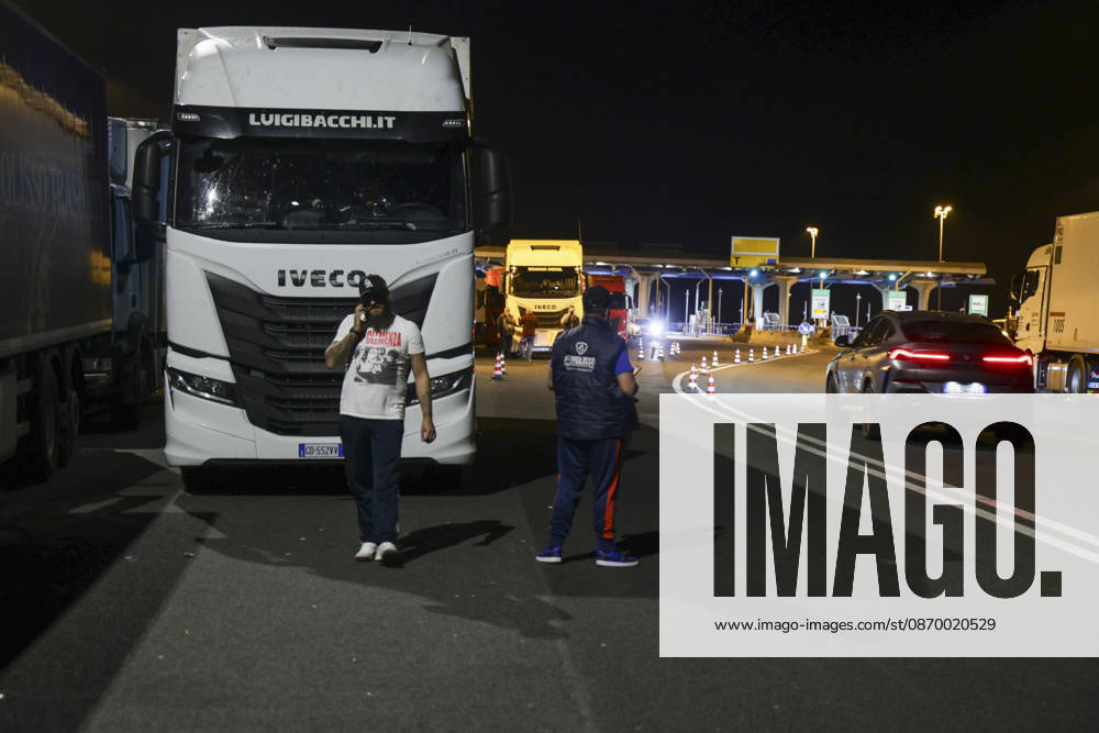 Truck Drivers Block A1 Motorway Over Rising Fuel Prices Lorry drivers block motorway junctions near Caserta Sud and Santa Maria Capua Vetere on the A1 Naples Milan motorway during a protest against rising diesel prices and increasing operating costs. The protest is part of a wider mobilization by hauliers and farmers across southern Italy, including Campania, Puglia, Calabria and Basilicata. Road blockades have disrupted transport and the distribution of goods, with shortages of some products reported in supermarkets in affected areas. Italian Deputy Prime Minister and Transport Minister Matteo Salvini has called for the blockades to be eased, while the government faces growing pressure to address the sectors rising costs. ABP12350