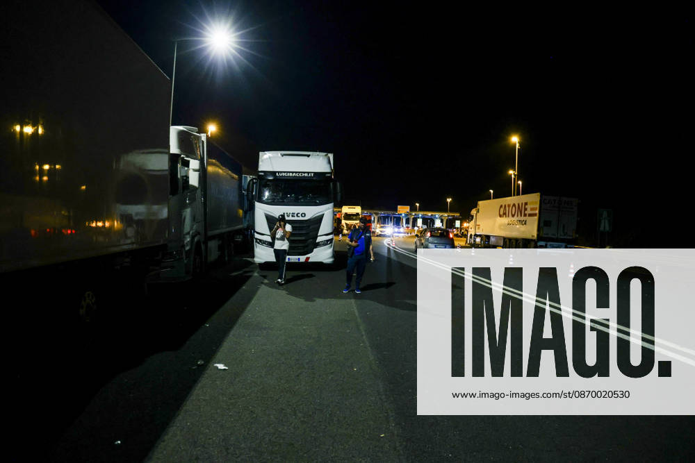 Truck Drivers Block A1 Motorway Over Rising Fuel Prices Lorry drivers block motorway junctions near Caserta Sud and Santa Maria Capua Vetere on the A1 Naples Milan motorway during a protest against rising diesel prices and increasing operating costs. The protest is part of a wider mobilization by hauliers and farmers across southern Italy, including Campania, Puglia, Calabria and Basilicata. Road blockades have disrupted transport and the distribution of goods, with shortages of some products reported in supermarkets in affected areas. Italian Deputy Prime Minister and Transport Minister Matteo Salvini has called for the blockades to be eased, while the government faces growing pressure to address the sectors rising costs. ABP12360