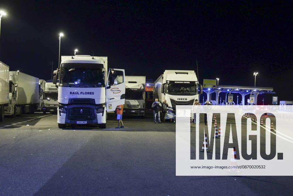 Truck Drivers Block A1 Motorway Over Rising Fuel Prices Lorry drivers block motorway junctions near Caserta Sud and Santa Maria Capua Vetere on the A1 Naples Milan motorway during a protest against rising diesel prices and increasing operating costs. The protest is part of a wider mobilization by hauliers and farmers across southern Italy, including Campania, Puglia, Calabria and Basilicata. Road blockades have disrupted transport and the distribution of goods, with shortages of some products reported in supermarkets in affected areas. Italian Deputy Prime Minister and Transport Minister Matteo Salvini has called for the blockades to be eased, while the government faces growing pressure to address the sectors rising costs. ABP12381