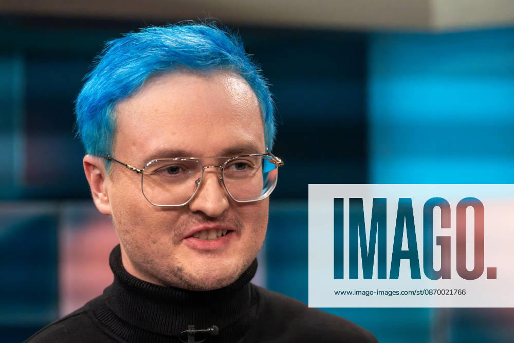 Hart aber Fair from Cologne on October 19, 2026. Pictured: Nicolas Schmelzer, a tenured teacher. He’s known on TikTok as Mr. Schmelzer. There are many of them, even by international standards. And their privileges cost taxpayers a lot of money. Louis Klamroth’s guests discussed whether