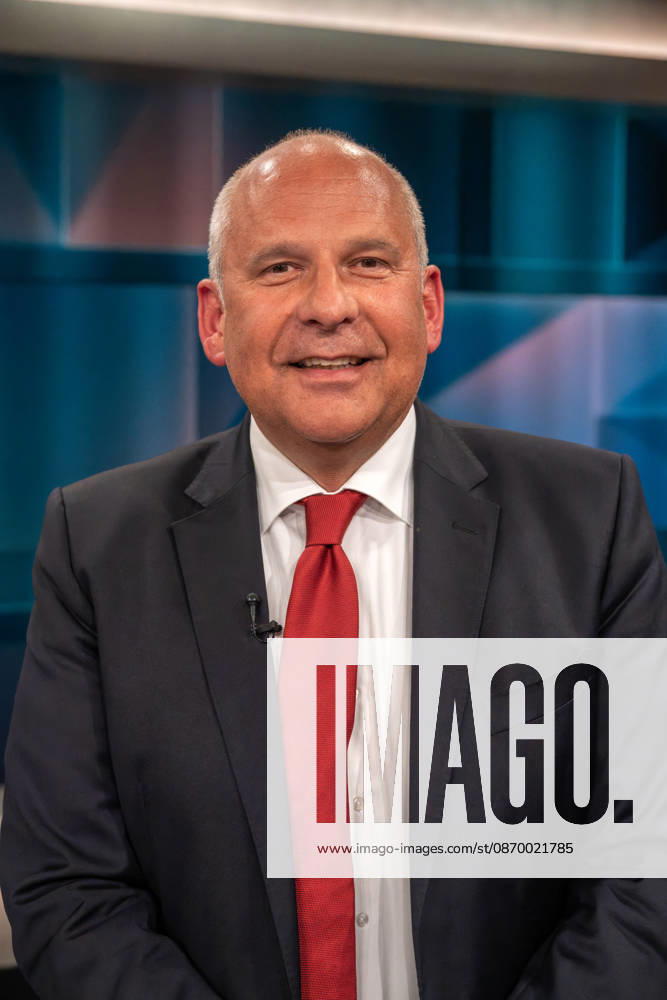 Hart aber Fair from Cologne on October 19, 2026. Pictured: Roman Poseck, Minister of the Interior of Hesse (CDU). There are many of them, even by international standards, and their privileges cost taxpayers a lot of money. Louis Klamroth’s guests discussed whether Germany can still afford civil servants—or must—and in what context