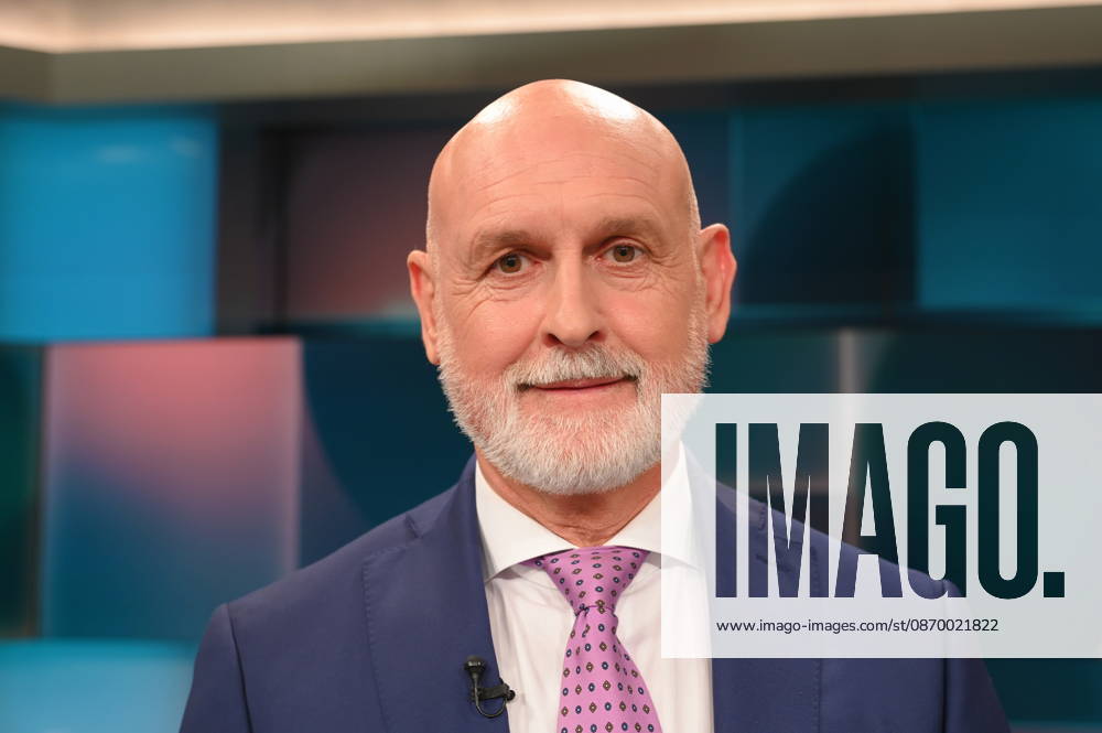 Trade unionist Volker Geyer, national chairman of the German Civil Servants Federation (dbb), appeared as a guest on the ARD talk show *Hart aber Fair* to discuss the topic Teachers, Police Officers, and the Civil Service: Why Do We Still Need Civil Servants?