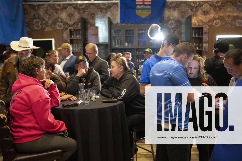 Alberta Prosperity Project supporters await referendum results in Edmonton, Alta., on Monday, Oct. 19, 2026. Edmonton Canada - ZUMAc35_ 20261019_zaf_c35_161