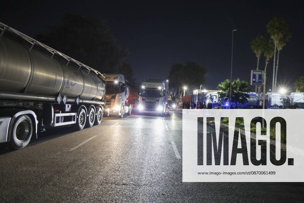 IPA89941305 - Truck drivers are blocking highway interchanges near Caserta Sud and Santa Maria Capua Vetere on the A1 Naples–Milan highway during a protest against rising diesel prices and increasing operating costs. The protest is part of a broader mobilization by truckers and farmers across southern Italy, including Campania, Puglia, Calabria, and Basilicata. Road blockades have disrupted transportation and the distribution of goods, with shortages of some products reported in supermarkets in the affected areas. Italian Deputy Prime Minister and Minister of Transport Matteo Salvini has called for the blockades to be eased, while the government faces growing pressure to address the sector’s rising costs.