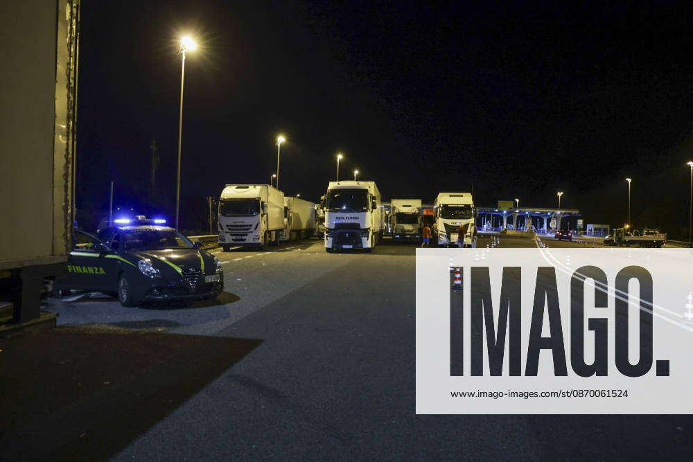 IPA89941323 - Truck drivers are blocking highway interchanges near Caserta Sud and Santa Maria Capua Vetere on the A1 Naples–Milan highway during a protest against rising diesel prices and increasing operating costs. The protest is part of a broader mobilization by truckers and farmers across southern Italy, including Campania, Puglia, Calabria, and Basilicata. Road blockades have disrupted transportation and the distribution of goods, with shortages of some products reported in supermarkets in the affected areas. Italian Deputy Prime Minister and Minister of Transport Matteo Salvini has called for the blockades to be eased, while the government faces growing pressure to address the sector’s rising costs.