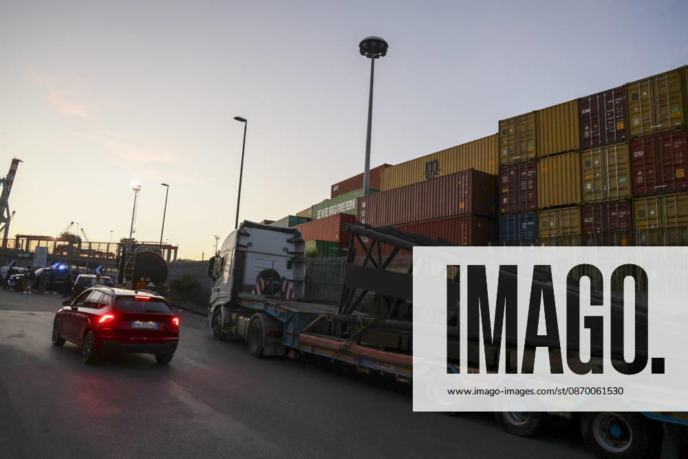 IPA89941327 - On October 19, 2026, in the Naples area of Italy, truck drivers blocked the access ramps to the Port of Naples on the A1 Naples–Milan highway (Autostrada del Sole) during a protest against rising fuel prices. Protests against rising fuel prices continue across Italy. Truck drivers and farmers are taking to the streets, struggling under the burden of sharp increases in diesel and gasoline prices. Spontaneous protests have spread from Calabria to Puglia and Campania, with highway blockades and closures of major roads. The unsustainable economic conditions have led to highway blockades in southern Italy, which are causing a significant slowdown in the distribution of goods, particularly food and fuel. Matteo Salvini has called fo
