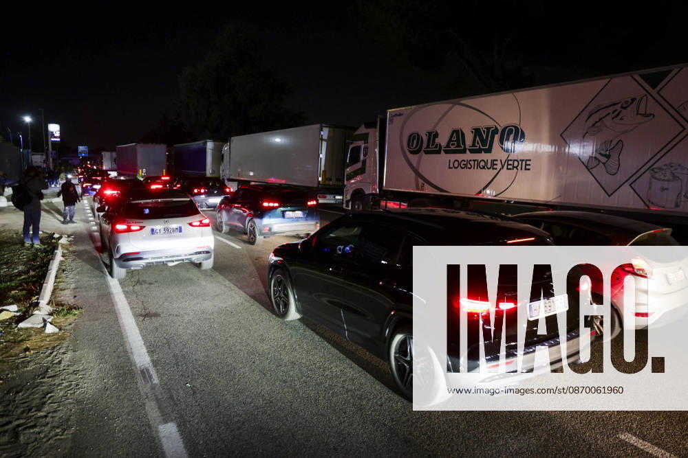 IPA89941329 - Truck drivers are blocking highway interchanges near Caserta Sud and Santa Maria Capua Vetere on the A1 Naples–Milan highway during a protest against rising diesel prices and increasing operating costs. The protest is part of a broader mobilization by truckers and farmers across southern Italy, including Campania, Puglia, Calabria, and Basilicata. Road blockades have disrupted transportation and the distribution of goods, with shortages of some products reported in supermarkets in the affected areas. Italian Deputy Prime Minister and Minister of Transport Matteo Salvini has called for the blockades to be eased, while the government faces growing pressure to address the sector’s rising costs.