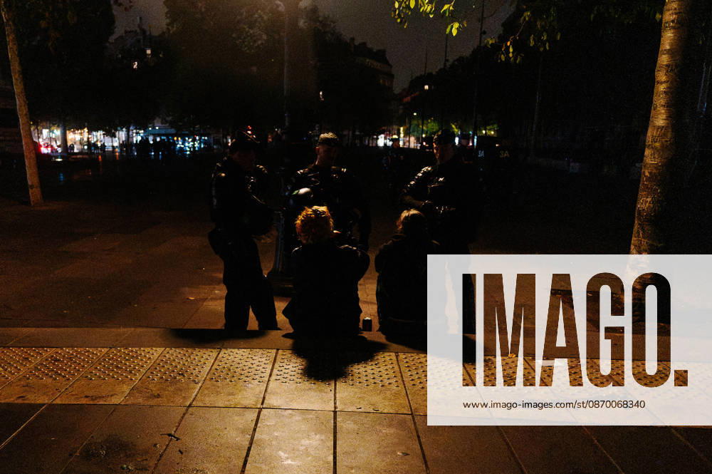 Following several days of unrest and looting, a curfew has been imposed from 11.00 pm at Place de la RÃ publique in Paris until 6.00 am. - 19 10 2026 - France Paris Paris - JanxSchmidt-Whitley LexPictorium LePictorium_0344444