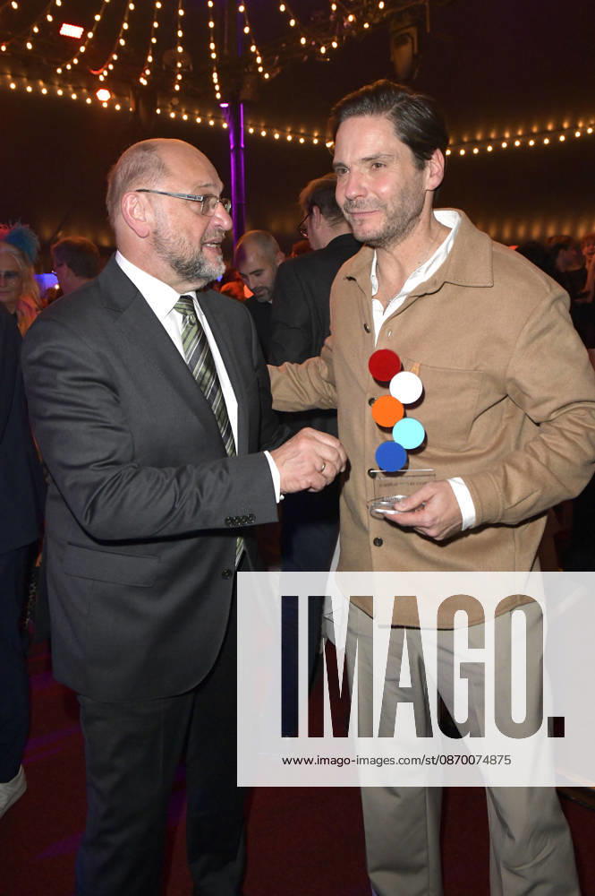 Martin Schulz and Daniel Brühl at the 2026 European Future Award ceremony at the Tipi am Kanzleramt in Berlin, October 19, 2026 Foto:xM.xBehrensx xFuturexImagex future_6079