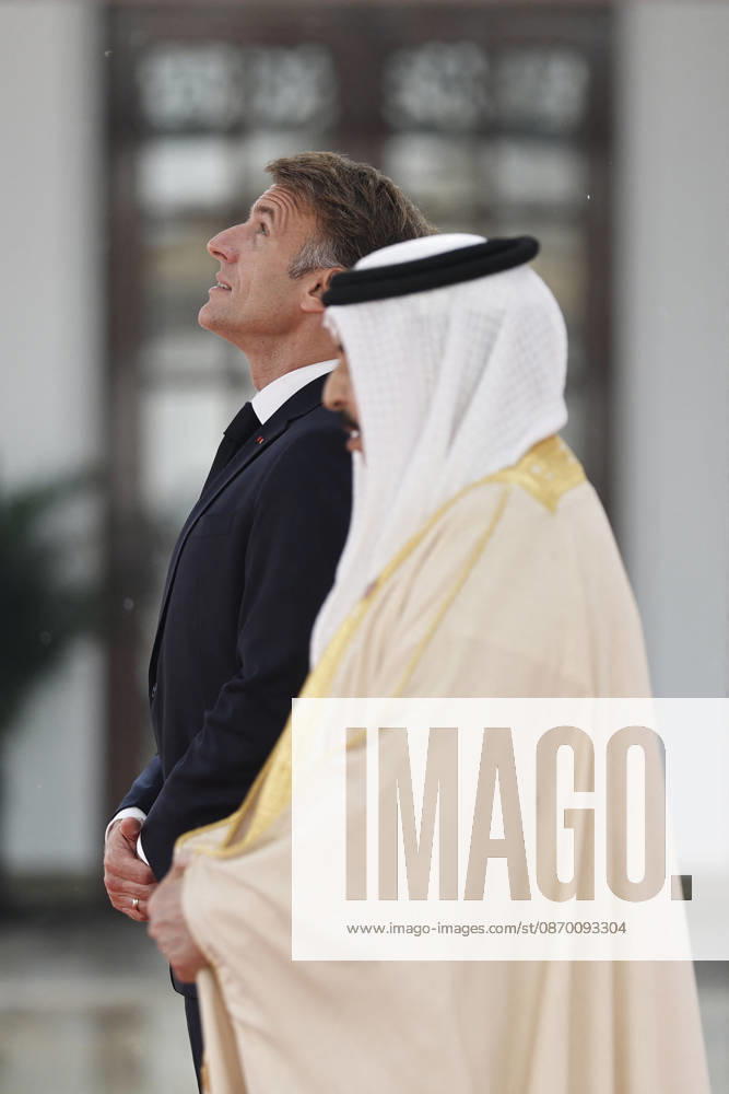 President Macron Visits Bahrain Bahrain s King Hamad bin Isa Al Khalifa welcomes French President Emmanuel Macron at Al-Sakhir Palace near Zallaq, Bahrain, October 20, 2026. Photo by Benoit Tessier Pool ABACAPRESS.COM Zallaq Bahrain