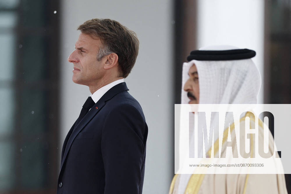 President Macron Visits Bahrain Bahrain s King Hamad bin Isa Al Khalifa welcomes French President Emmanuel Macron at Al-Sakhir Palace near Zallaq, Bahrain, October 20, 2026. Photo by Benoit Tessier Pool ABACAPRESS.COM Zallaq Bahrain
