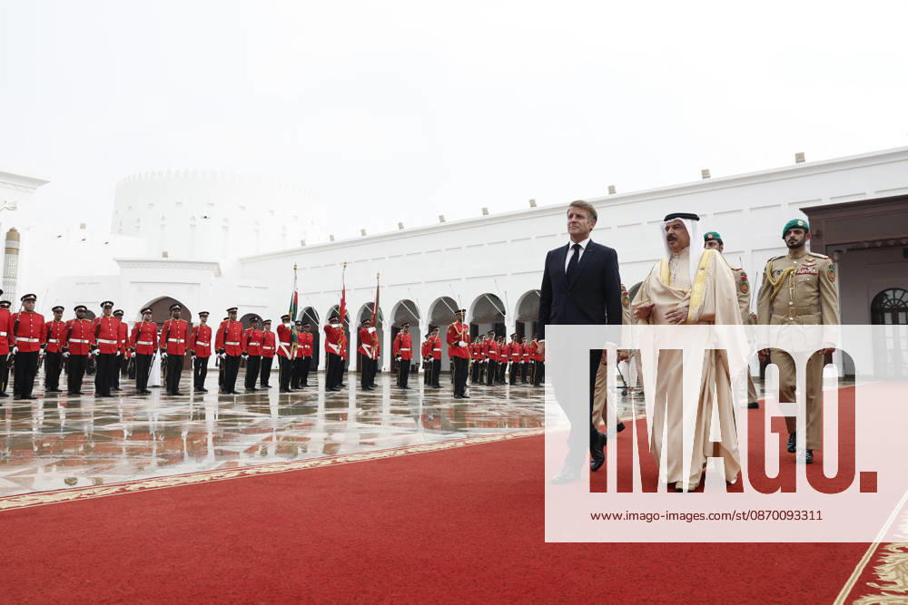 President Macron Visits Bahrain Bahrain s King Hamad bin Isa Al Khalifa welcomes French President Emmanuel Macron at Al-Sakhir Palace near Zallaq, Bahrain, October 20, 2026. Photo by Benoit Tessier Pool ABACAPRESS.COM Zallaq Bahrain