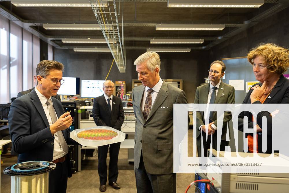 King Philippe - Filip of Belgium pictured during a visit to IGent, a research building at the UGent University where scientists and companies collaborate to develop innovative technologies, on Tuesday 20 October 2026, in Gent. JAMESxARTHURxGEKIERE 190398559
