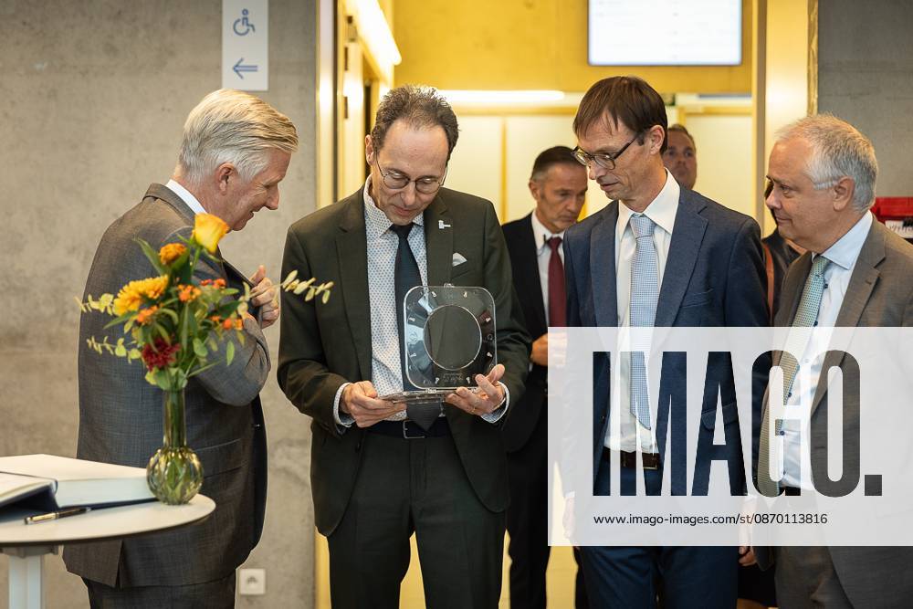 King Philippe - Filip of Belgium pictured during a visit to IGent, a research building at the UGent University where scientists and companies collaborate to develop innovative technologies, on Tuesday 20 October 2026, in Gent. JAMESxARTHURxGEKIERE 190398437