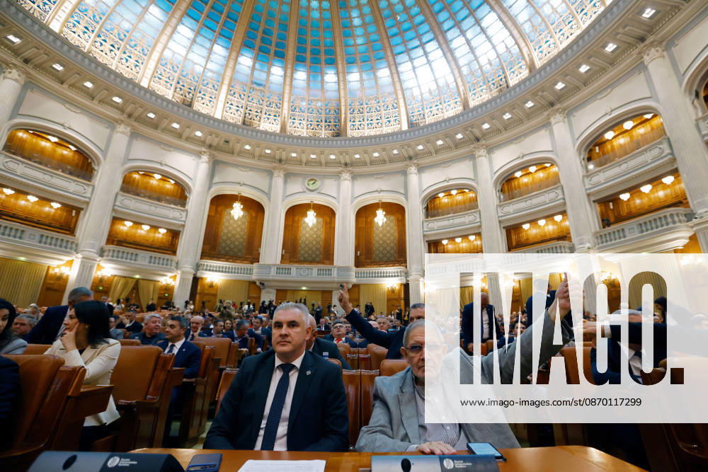 (261020) -- BUCHAREST, Oct. 20, 2026 -- Members of Romanian parliament attend a confidence vote session for Prime Minister designate Luca Niculescu s government in Bucharest, Romania, Oct. 20, 2026. Romanian parliament approved Luca Niculescu s government on Tuesday, ending a political crisis that has lasted nearly six months. According to Romania s national news agency Agerpres, of 338 valid votes cast, 280 lawmakers voted in favor of the government s investiture while 58 voted against. (Photo by Xinhua) ROMANIA-BUCHAREST-PARLIAMENT-GOVERNMENT-APPROVAL CristianxCristel