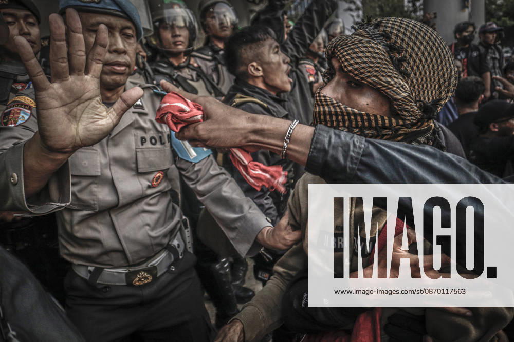 Yogyakarta, Special Region Of Yogyakarta, Indonesia: Special Region of Yogyakarta, October 20, 2026. A crowd comprising members of a community and student alliance staged a protest in front of the Special Region of Yogyakarta Regional Peoples Representative Council (DPRD) building. During the protest, the demonstrators made several demands, including that forest and land fires and floods be declared national disasters; that strict action be taken against the corporations involved; and that the cost of education and healthcare be reduced and access to these services be made more equitable. Yogyakarta Indonesia - ZUMAf198 20261020_zip_f198_025