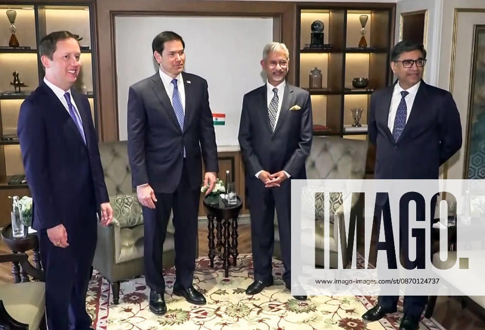 EAM S. Jaishankar meets U.S. Secretary of State Marco Rubio and U.S. Ambassador to India Sergio Gor Mumbai, Oct 20 (ANI): External Affairs Minister S. Jaishankar meets U.S. Secretary of State Marco Rubio and U.S. Ambassador to India Sergio Gor, in Mumbai on Tuesday. Foreign Secretary Vikram Misri also present. (ANI Video Grab) Mumbai Maharashtra India