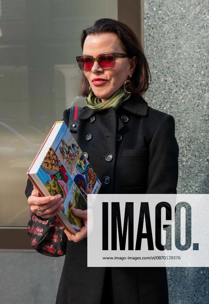 NEW YORK, NY - OCTOBER 20: Debi Mazar seen at ABC Studios on October 20, 2026 in New York City. Credit: Camara Porter New York City USA - ZUMAa123 20261020_zaa_a123_057