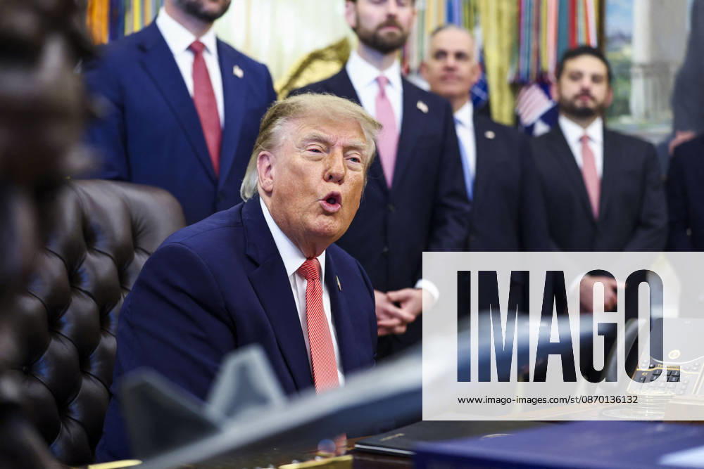 US President Trump speaks to reporters on taxpayer fraud US President Donald Trump responds to a question from the news media following his remarks about efforts to crack down on taxpayer fraud in the Oval Office of the White House in Washington, DC, USA, 20 October 2026. WASHINGTON DISTRICT OF COLUMBIA United States