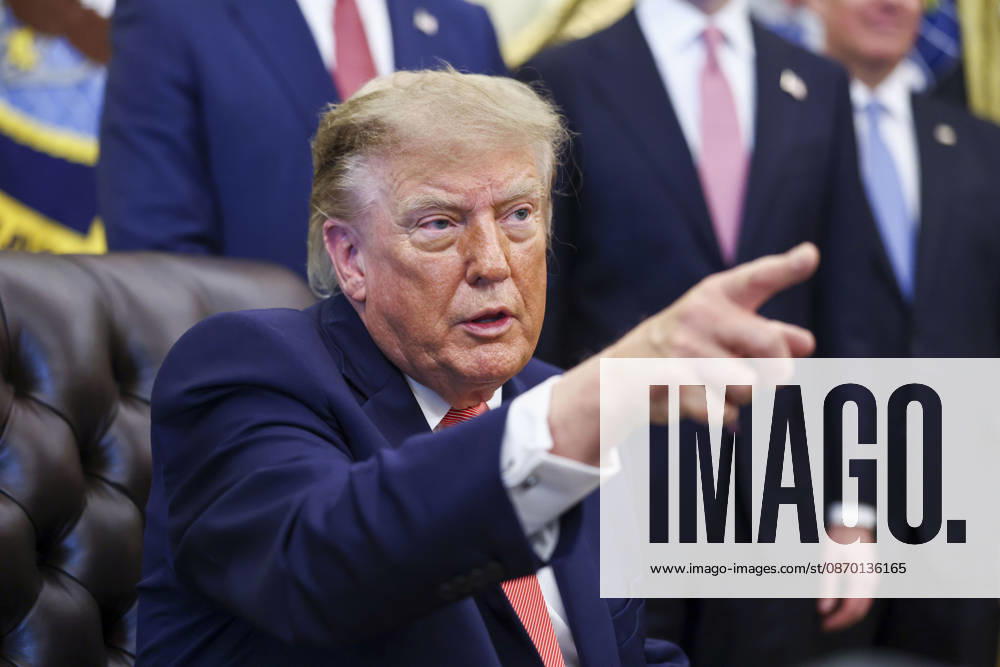 President Donald Trump responds to questions from reporters following his remarks about efforts to crack down on taxpayer fraud in the Oval Office of the White House in Washington, DC on Tuesday, October 20, 2026. WASP20261020136 JIMxLOxSCALZO