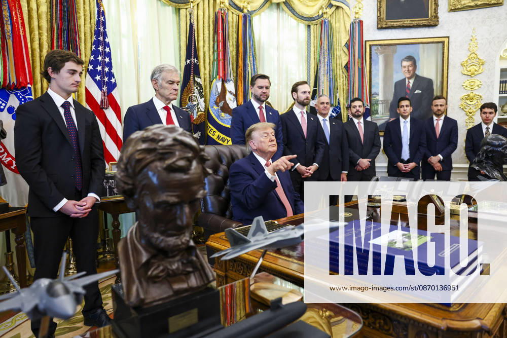 US President Trump speaks to reporters on taxpayer fraud US President Donald Trump responds to a question from the news media following his remarks about efforts to crack down on taxpayer fraud in the Oval Office of the White House in Washington, DC, USA, 20 October 2026. WASHINGTON DISTRICT OF COLUMBIA United States