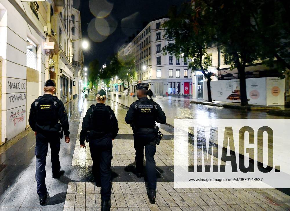 Lyon Curfew PHOTOPQR LE PROGRES Stéphane GUIOCHON Lyon 2nd District October 20, 2026 Lyon Curfew In the streets of Lyon, from Place Carnot through Place Bellecour and Rue de la République, Place des Jacobins, and Place de la République, law enforcement officers are patrolling to enforce the curfew in Lyon following the riots of October 17, 2026, in Lyon’s 2nd Arrondissement, October 20, 2026 – Curfew in Lyon Law enforcement officers are patrolling the streets of Lyon—covering the area from Place Carnot, through Place Bellecour, Rue de la République, and Place des Jacobins to Place de la République—to enforce a curfew following the riots of October 17, 2026. Lyon 2nd Arrondissement, Rhône, Rhône-Alpes, France