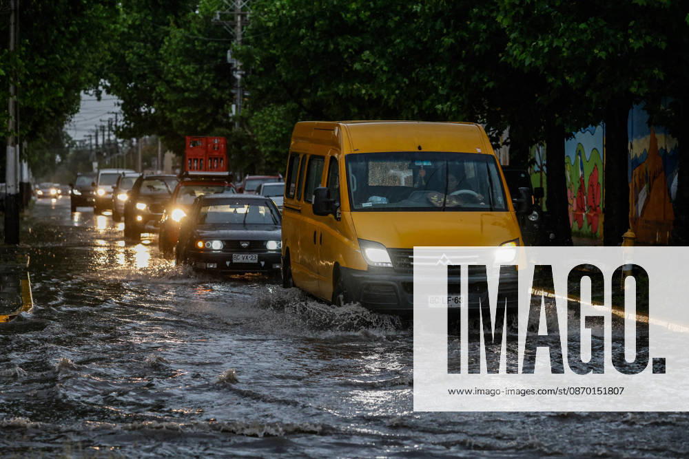 Santiago, October 20, 2026: Flooding at the intersection of Gran Avenida and Los Aviadores streets during the storm front affecting the metropolitan region. Diego Martin Aton Chile, Santiago, Chile. Aton 1201230 jpeg