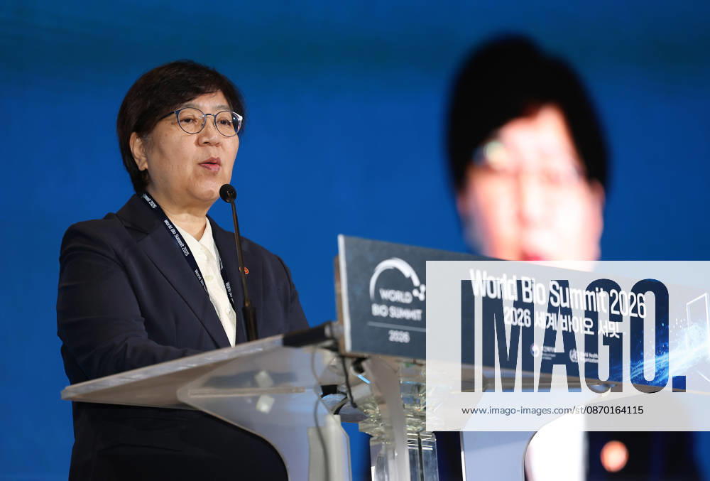 World Bio Summit World Bio Summit South Korean Health Minister Jeong Eun-kyeong addresses the opening ceremony of the World Bio Summit 2026 at the COEX convention center in Seoul s Gangseo Ward on Oct. 21, 2026. (Yonhap) 2026-10-21 10:50:49 <Copyright ¨Ï 1980-2026 YONHAPNEWS AGENCY. .> ¼­¿ïÆ¯º°½Ã