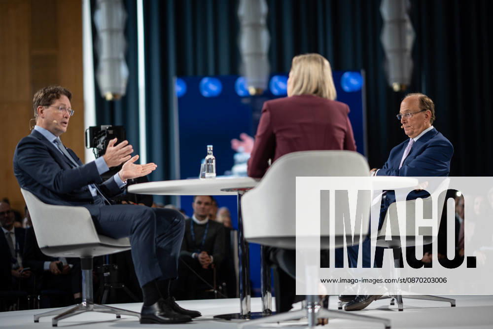 Larry Fink (Laurence Douglas Fink), CEO of BlackRock, speaks at the Berlin Global Dialogue in the former State Council building of the GDR, in conversation with Ola Källenius, CEO of Mercedes-Benz Group AG (on the left in the photo). Berlin Global Dialogue 2026 (BGD 2026), theme: Advancing Alliances for a New Era, Berlin, Berlin, Germany, ESMT