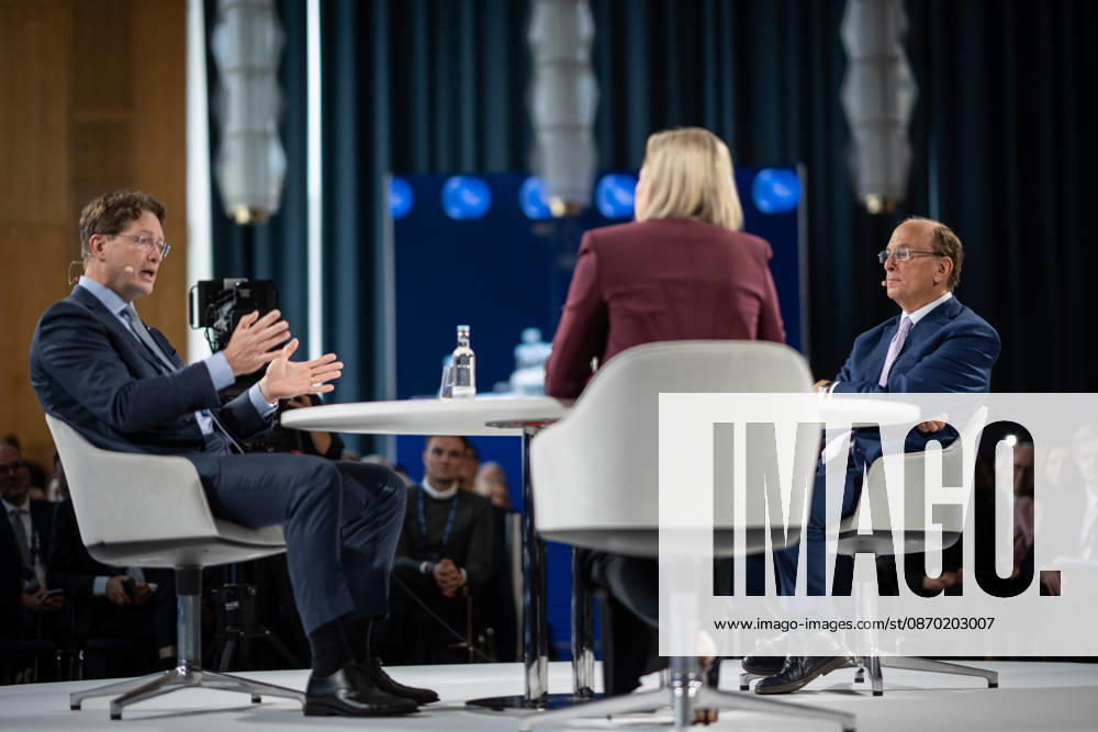 Larry Fink (Laurence Douglas Fink), CEO of BlackRock, speaks at the Berlin Global Dialogue in the former State Council building of the GDR, in conversation with Ola Källenius, CEO of Mercedes-Benz Group AG (on the left in the photo). Berlin Global Dialogue 2026 (BGD 2026), theme: Advancing Alliances for a New Era, Berlin, Berlin, Germany, ESMT