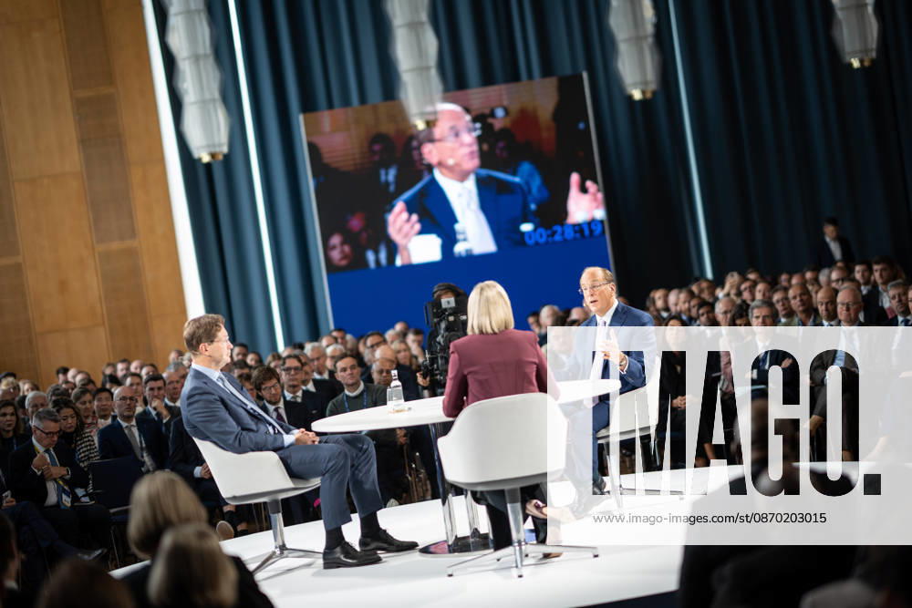 Larry Fink (Laurence Douglas Fink), CEO of BlackRock, speaks at the Berlin Global Dialogue in the former State Council building of the GDR, in conversation with Ola Källenius, CEO of Mercedes-Benz Group AG (on the left in the photo). Berlin Global Dialogue 2026 (BGD 2026), theme: Advancing Alliances for a New Era, Berlin, Berlin, Germany, ESMT