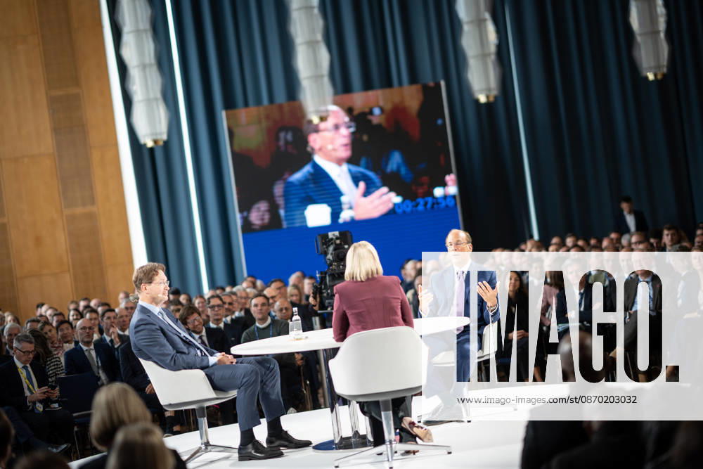Larry Fink (Laurence Douglas Fink), CEO of BlackRock, speaks at the Berlin Global Dialogue in the former State Council building of the GDR, in conversation with Ola Källenius, CEO of Mercedes-Benz Group AG (on the left in the photo). Berlin Global Dialogue 2026 (BGD 2026), theme: Advancing Alliances for a New Era, Berlin, Berlin, Germany, ESMT