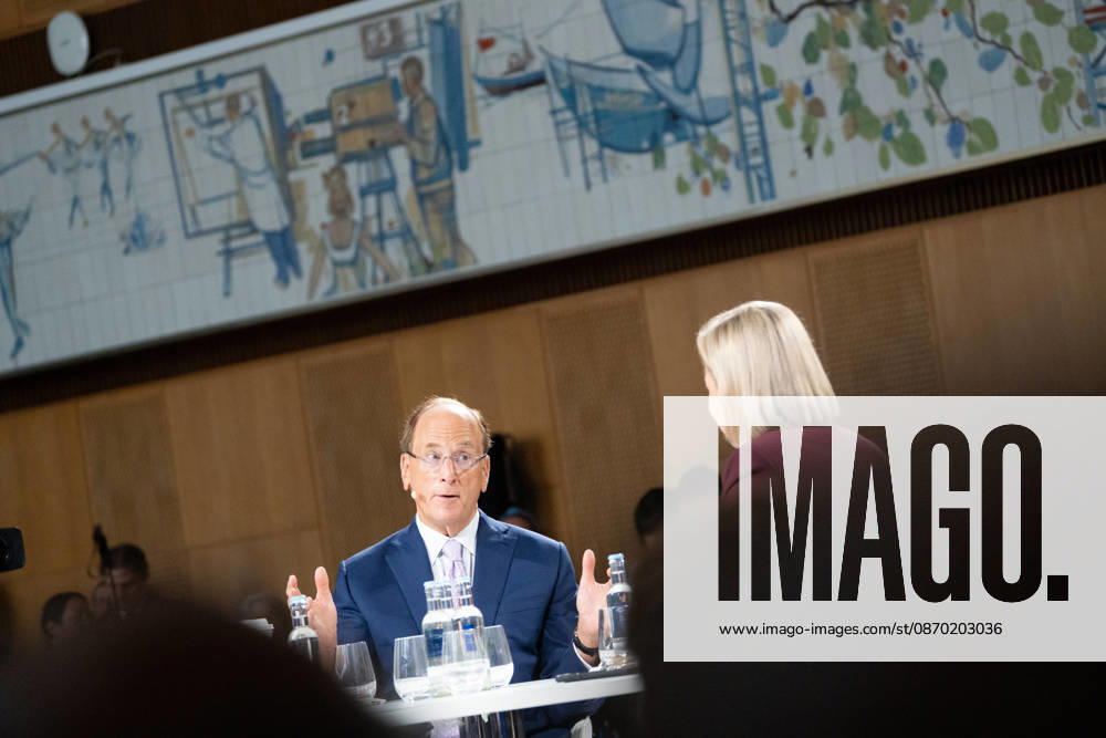 Larry Fink (Laurence Douglas Fink), CEO of BlackRock, speaks at the Berlin Global Dialogue in the former State Council building of the GDR, in conversation with Ola Källenius, CEO of Mercedes-Benz Group AG (on the left in the photo). Berlin Global Dialogue 2026 (BGD 2026), theme: Advancing Alliances for a New Era, Berlin, Berlin, Germany, ESMT