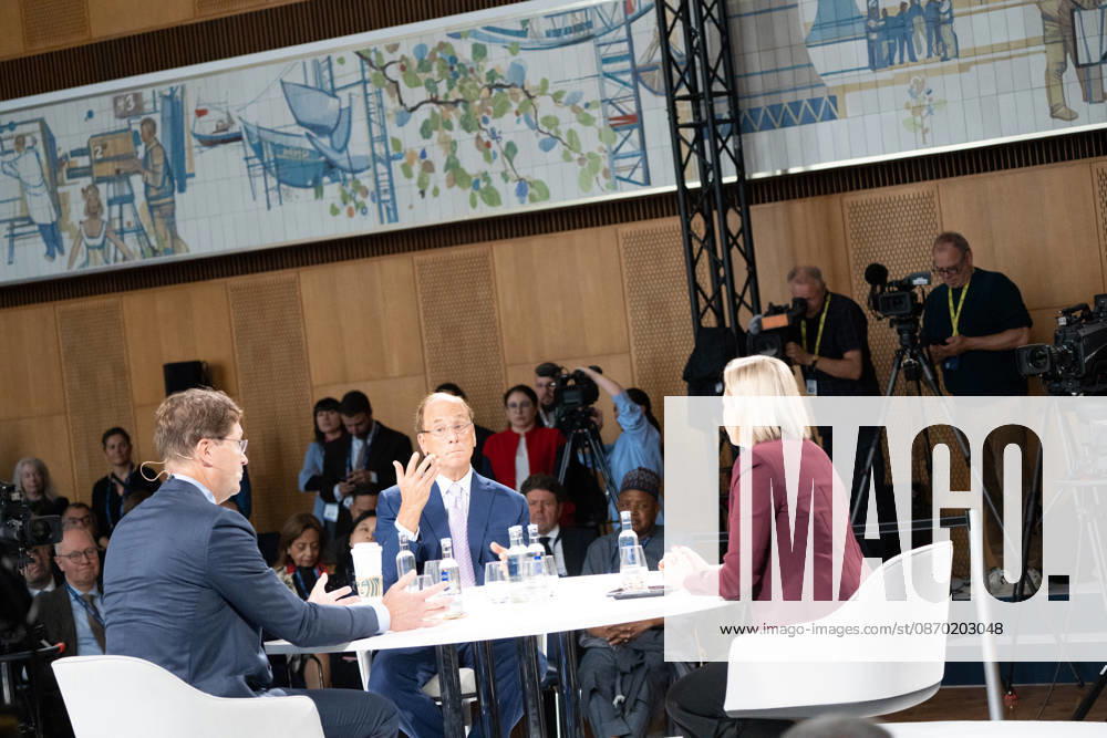 Larry Fink (Laurence Douglas Fink), CEO of BlackRock, speaks at the Berlin Global Dialogue in the former State Council building of the GDR, in conversation with Ola Källenius, CEO of Mercedes-Benz Group AG (on the left in the photo). Berlin Global Dialogue 2026 (BGD 2026), theme: Advancing Alliances for a New Era, Berlin, Berlin, Germany, ESMT