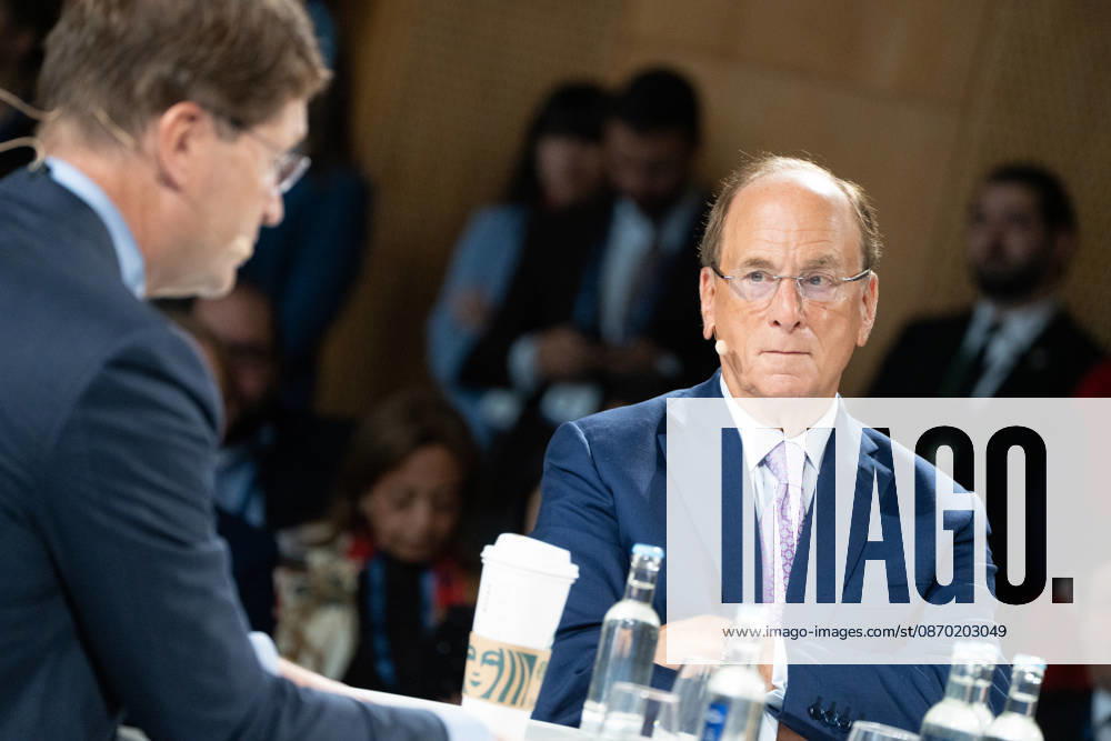 Larry Fink (Laurence Douglas Fink), CEO of BlackRock, speaks at the Berlin Global Dialogue in the former State Council building of the GDR, in conversation with Ola Källenius, CEO of Mercedes-Benz Group AG (on the left in the photo). Berlin Global Dialogue 2026 (BGD 2026), theme: Advancing Alliances for a New Era, Berlin, Berlin, Germany, ESMT