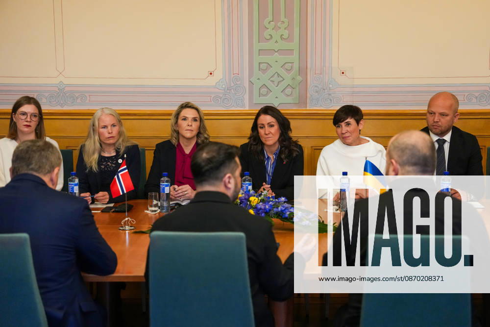 Ukrainian President Visits Norway, Oslo, October 21, 2026. Ukrainian President Volodymyr Zelenskyy visits the Storting. Photo by Ole Berg Rusten, NTB POOL, Oslo, Norway. fncc3osQQL4. . Ref: BNC POLfncc3osQQL4.jpg