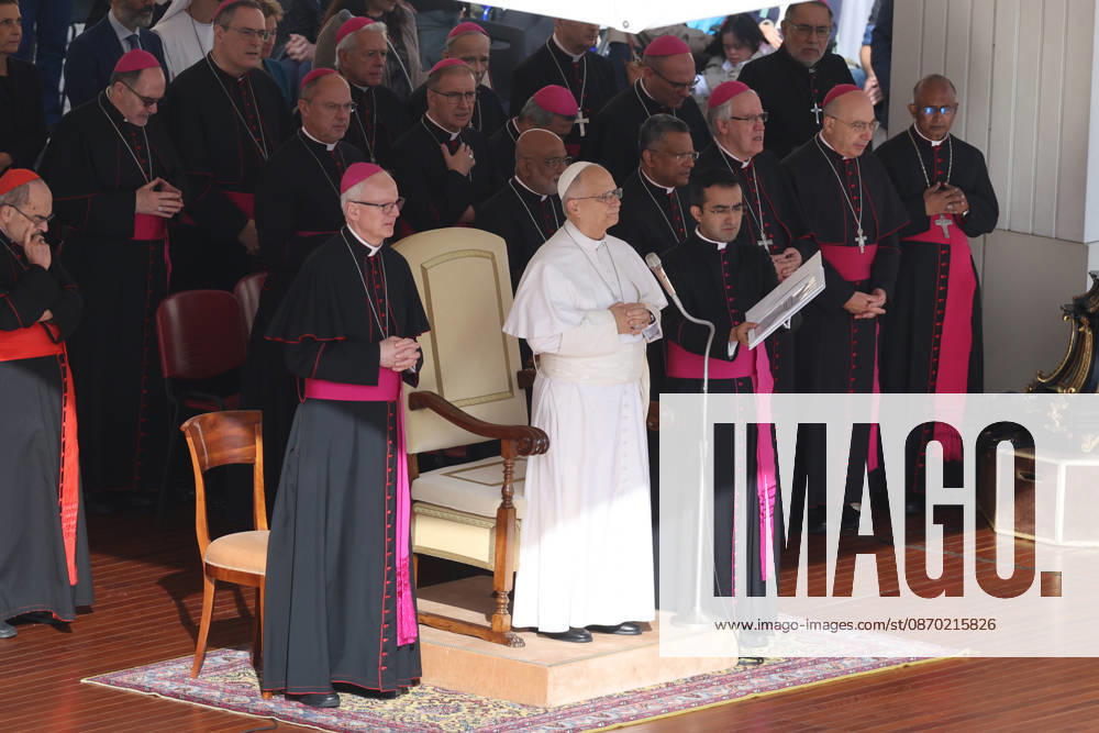 IPA89979617 - Vatican City - Italy, October 21, 2026: Pope Leo XIV presides over the Wednesday General Audience in St. Peters Square following his recovery from lung surgery. This morning, thousands of faithful and pilgrims from around the world gathered in St. Peters Square to attend the Wednesday General Audience with Pope Leo XIV. It was a moment of prayer, listening, and fellowship that filled the square with hope, reflection, and joy.