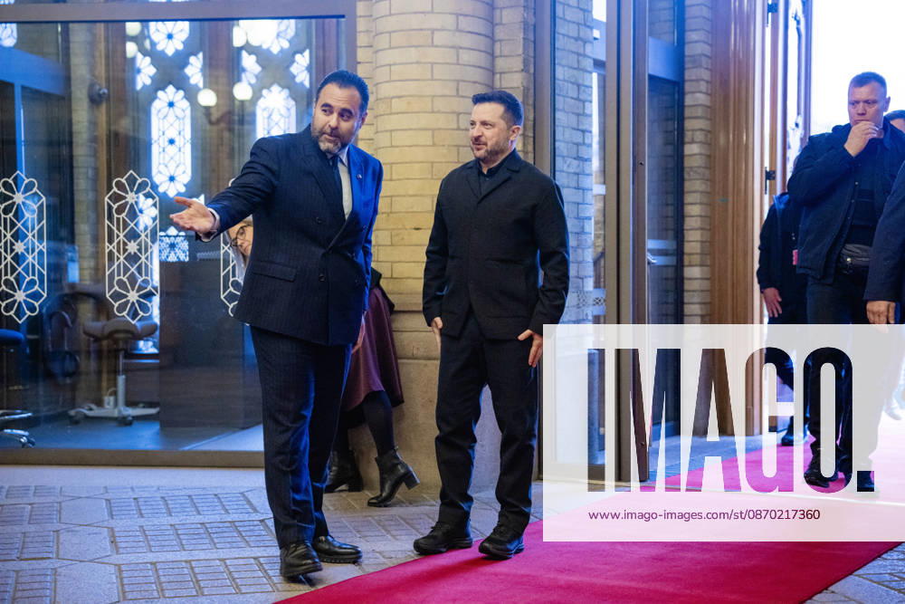 Zelenskyy Visits the Storting, Oslo, October 21, 2026. Storting President Masud Gharahkhani with Ukrainian President Volodymyr Zelenskyy at the Storting. Photo by Stian Lysberg Solum, POOL NTB, Oslo, Norway, DVI9IYElokg. Ref BNC POLDVI9IYElokg jpg