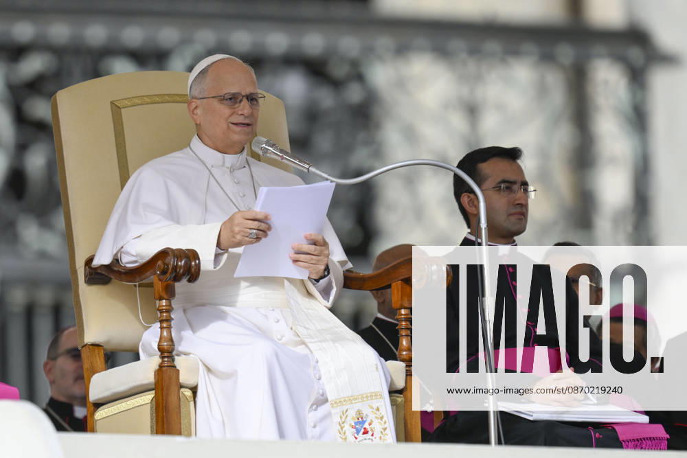 IPA89982952 - Italy, Rome, Vatican, October 21, 2026 Pope Leo XIV presides over the weekly general audience in St. Peter s Square, Vatican City. Photograph by VATICAN MEDIA Catholic Press Photo. RESTRICTED TO EDITORIAL USE—NO MARKETING—NO ADVERTISING CAMPAIGNS.