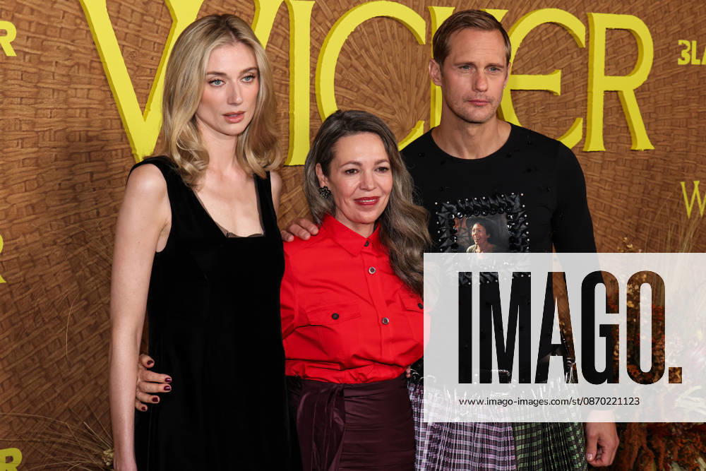 Los Angeles Premiere Of Black Bear s Wicker LOS ANGELES, CALIFORNIA, USA - OCTOBER 20: Elizabeth Debicki wearing Kallmeyer, Calzedonia tights, Manolo Blahnik shoes, and Engelbert 1920 jewelry, styled by Elizabeth Saltzman, Olivia Colman and Alexander Skarsgard wearing Chopova Lowena, styled by Harry Lambert arrive at the Los Angeles Premiere Of Black Bear s Wicker held at the DGA Theater Complex at The Directors Guild of America on October 20, 2026 in Los Angeles, California, United States. Los Angeles DGA Theater Complex at The Directors Guild of America California United States
