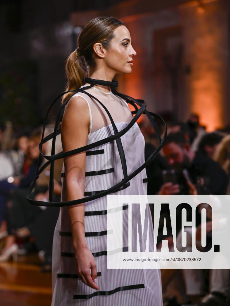 A model walks the runway during the ASNÃ‚Â s - SENORITO ORTEGA fashion show, as part of Atelier Couture, held at the Fabrica de Tapices, on october 20, 2026, in Madrid, Spain. Madrid Spain - ZUMAc312 20261021_zsp_c312_002